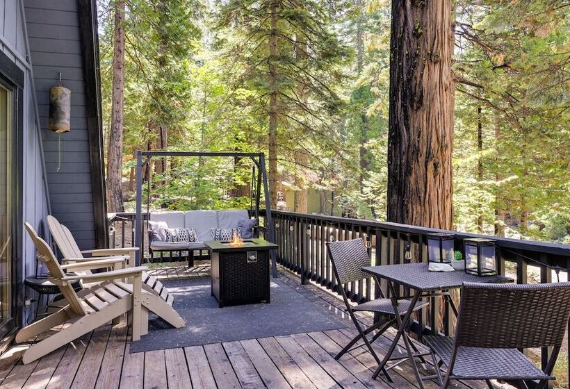 Decks, Grills + Fire Pit: Camp Connell Hideaway!