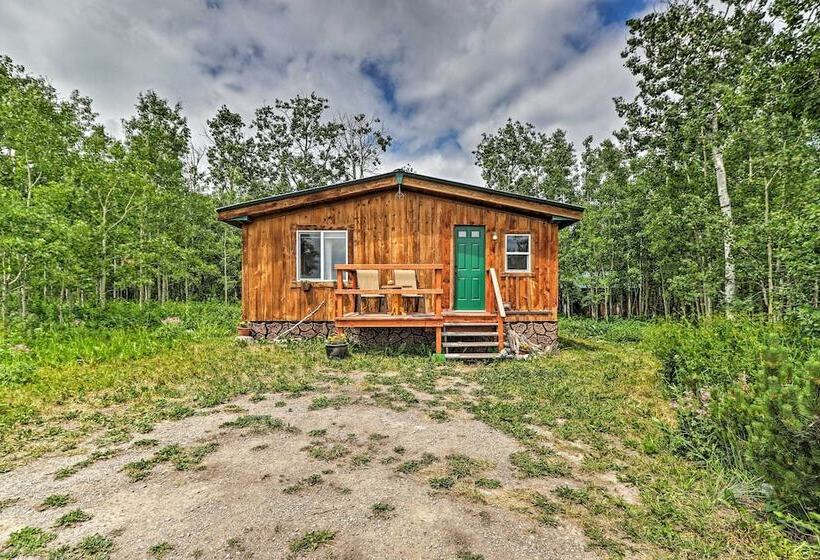 Duck Lake Cabin Rental Near Glacier National Park!