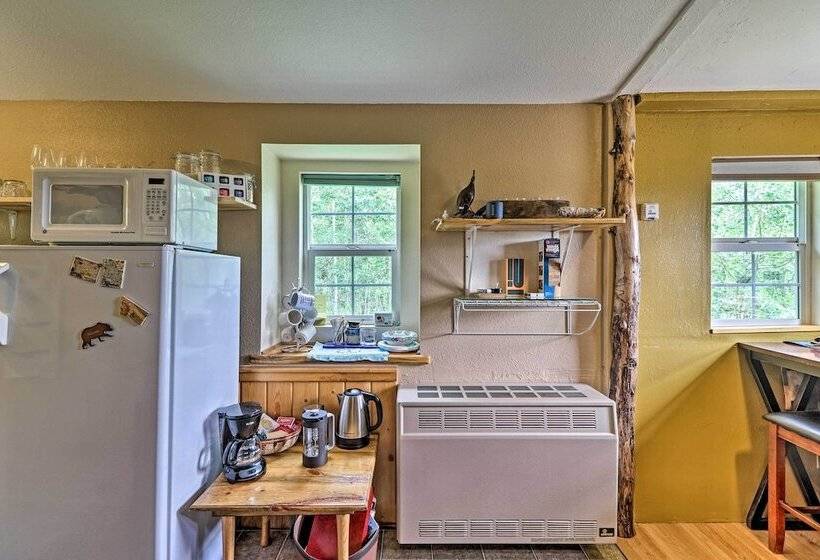 Duck Lake Cabin Rental Near Glacier National Park!