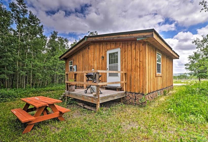 Duck Lake Cabin Rental Near Glacier National Park!