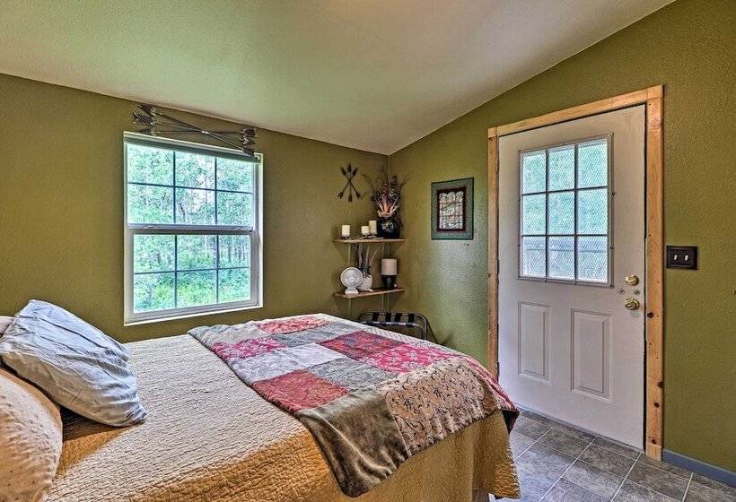 Duck Lake Cabin Rental Near Glacier National Park!