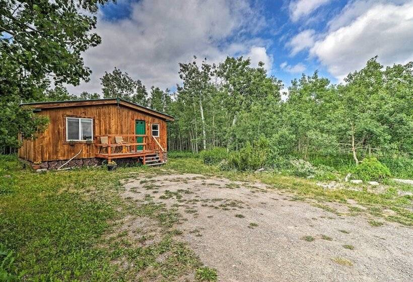Duck Lake Cabin Rental Near Glacier National Park!