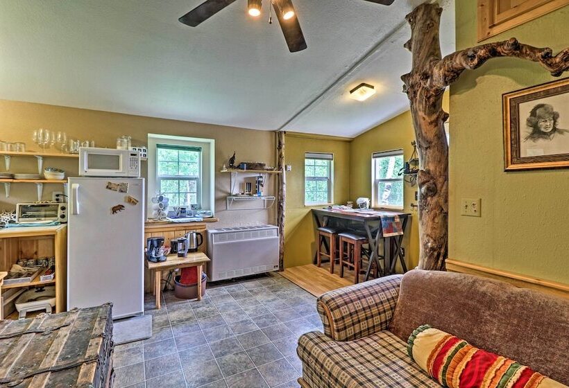 Duck Lake Cabin Rental Near Glacier National Park!