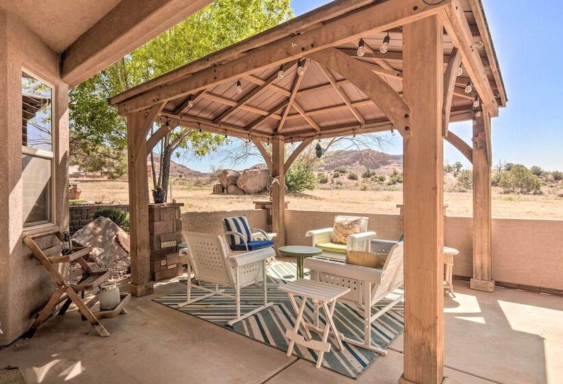 Elegant Kanab Home: Mtn Views & Hiking Trail!