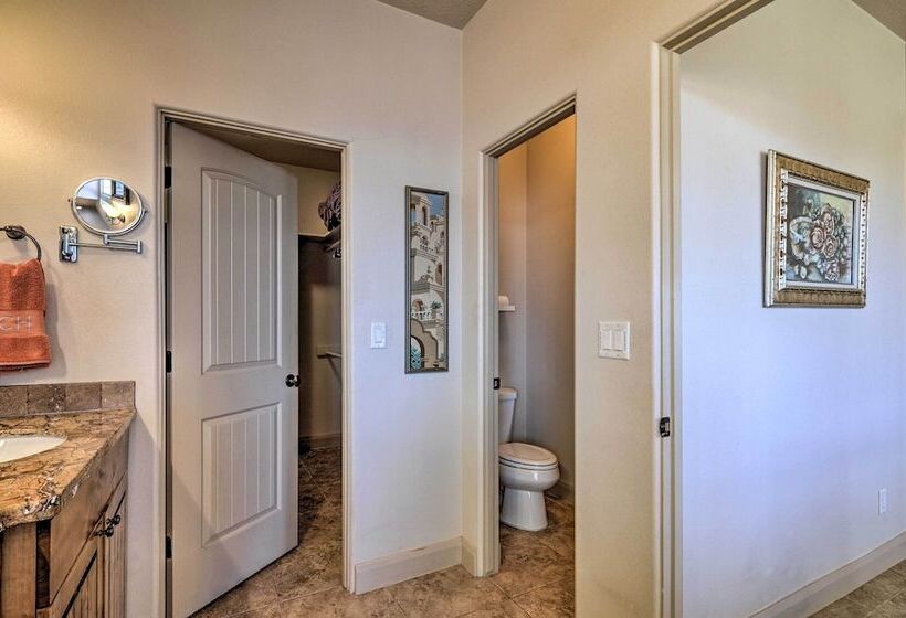 Elegant Kanab Home: Mtn Views & Hiking Trail!