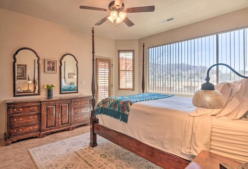 Elegant Kanab Home: Mtn Views & Hiking Trail!