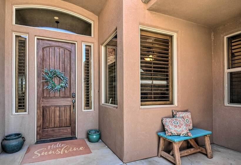 Elegant Kanab Home: Mtn Views & Hiking Trail!