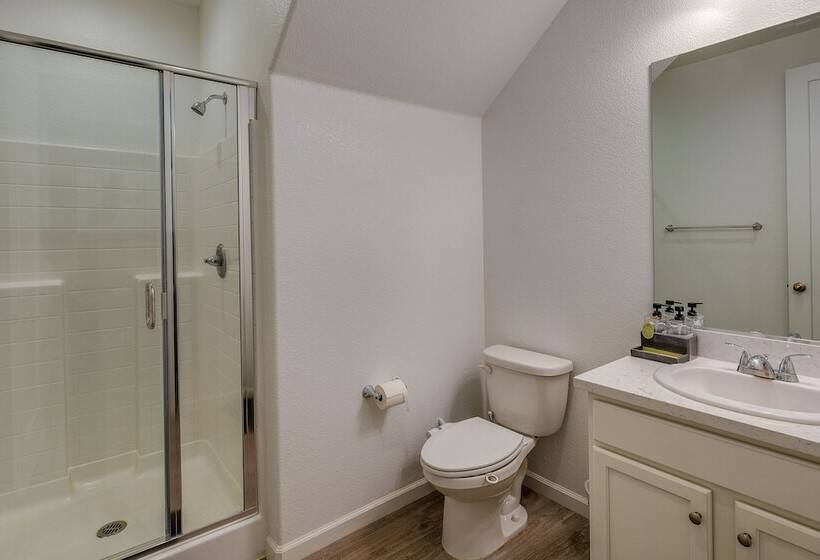 Elk Grove Studio W/ Private Patio: Walk To Casino!