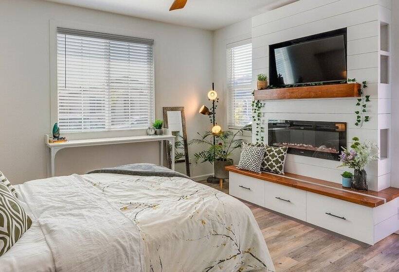 Elk Grove Studio W/ Private Patio: Walk To Casino!