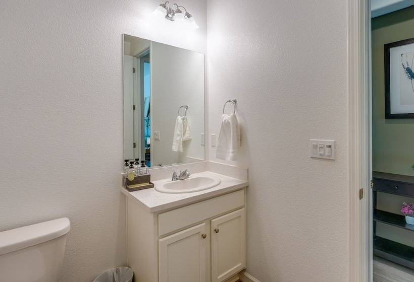 Elk Grove Studio W/ Private Patio: Walk To Casino!