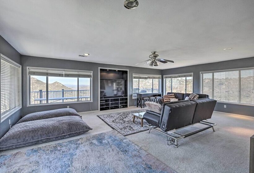 Escondido Hilltop Home W/ Deck & Views!