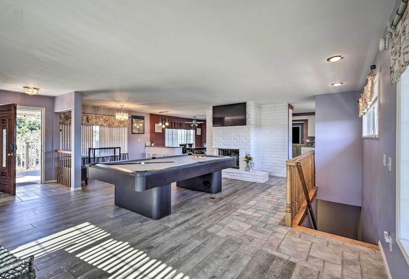 Escondido Hilltop Home W/ Deck & Views!