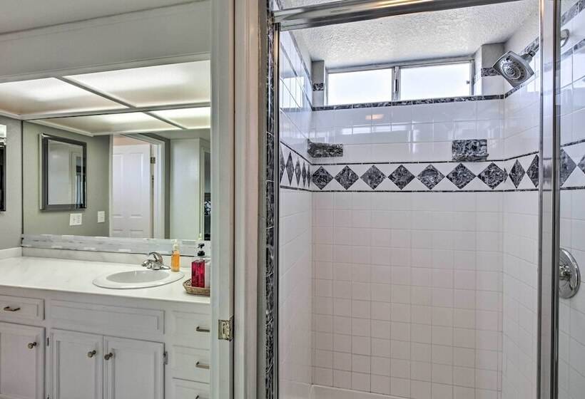 Escondido Hilltop Home W/ Deck & Views!