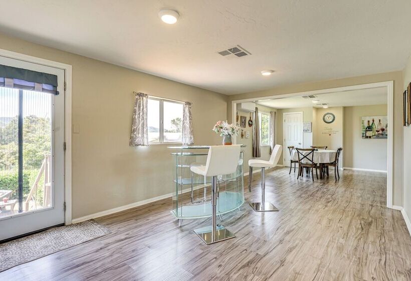 Escondido Vineyard Estate: Walk To Wineries!