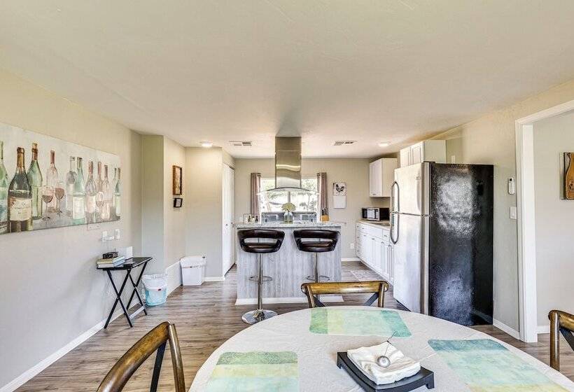 Escondido Vineyard Estate: Walk To Wineries!