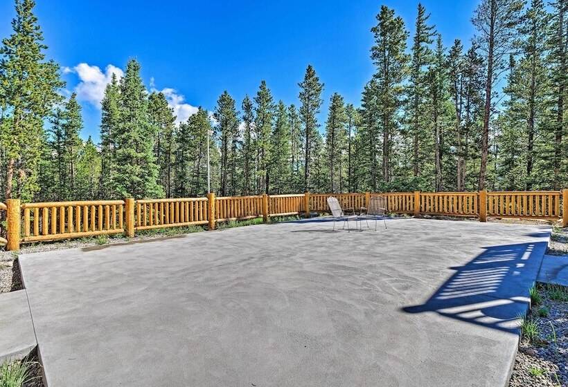 Expansive Alma Cabin W/ Hot Tub & Mountain Views!