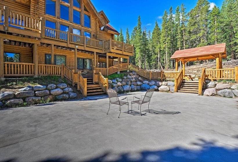 Expansive Alma Cabin W/ Hot Tub & Mountain Views!