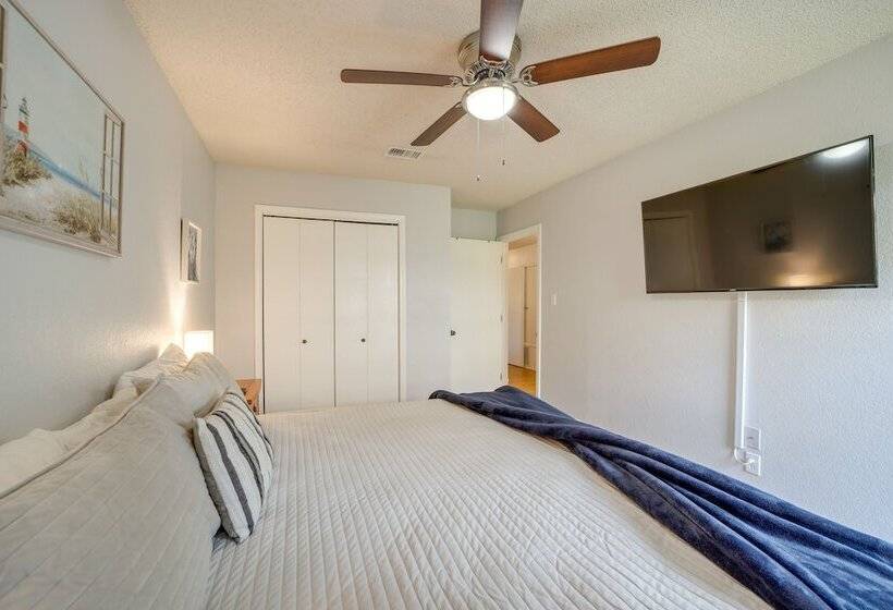 Family Friendly Broken Arrow Retreat W/ Yard!