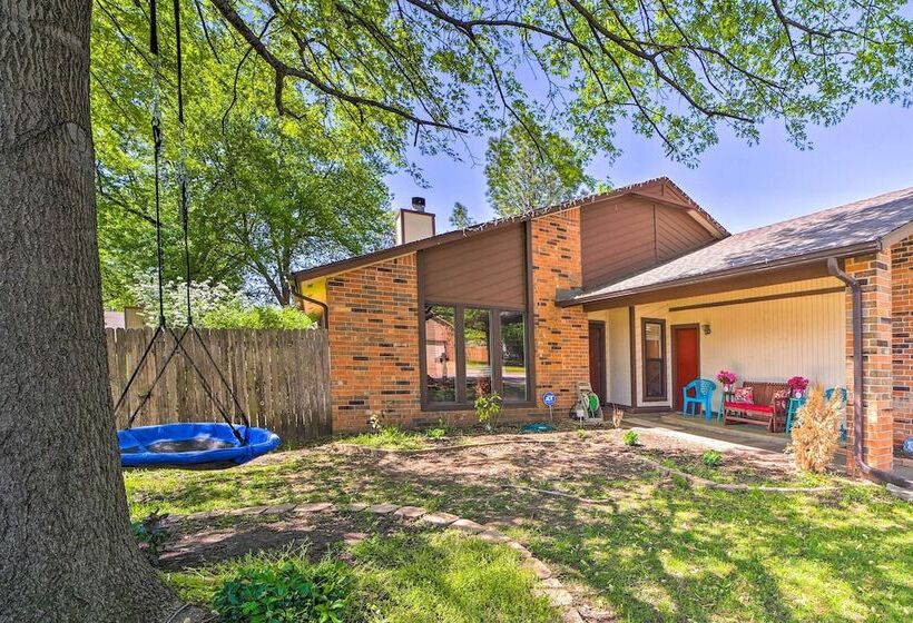 Family Friendly Broken Arrow Retreat W/ Yard!