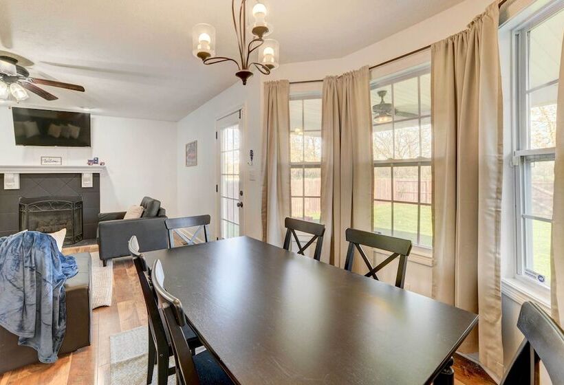 Family Friendly Clarksville Vacation Rental!