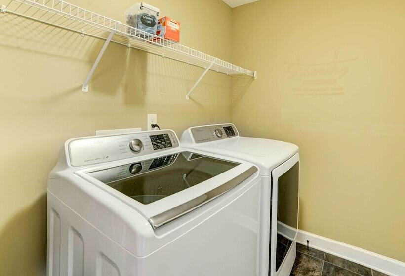 Family Friendly Clarksville Vacation Rental!