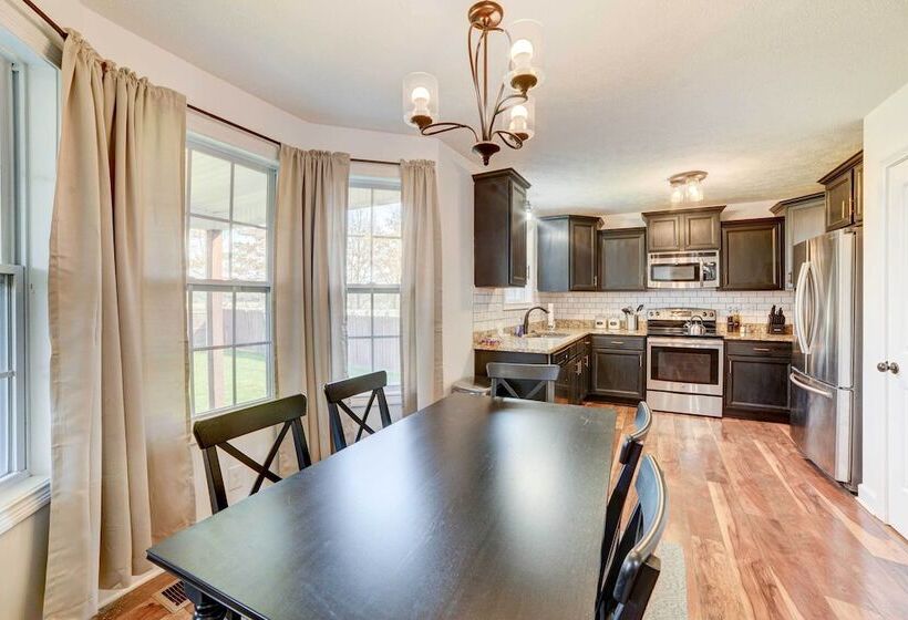 Family Friendly Clarksville Vacation Rental!