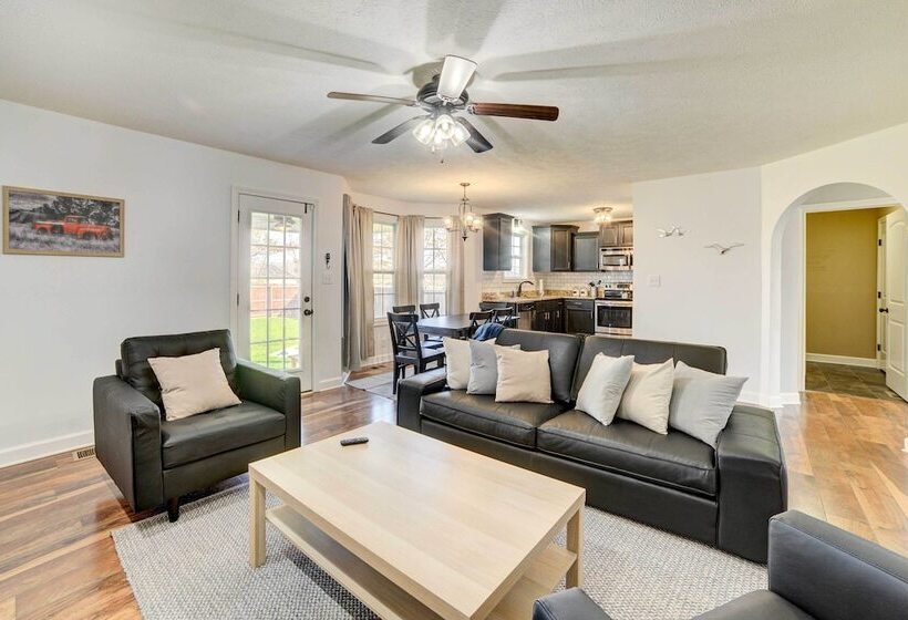 Family Friendly Clarksville Vacation Rental!