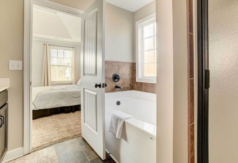 Family Friendly Clarksville Vacation Rental!