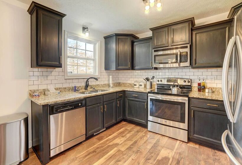 Family Friendly Clarksville Vacation Rental!