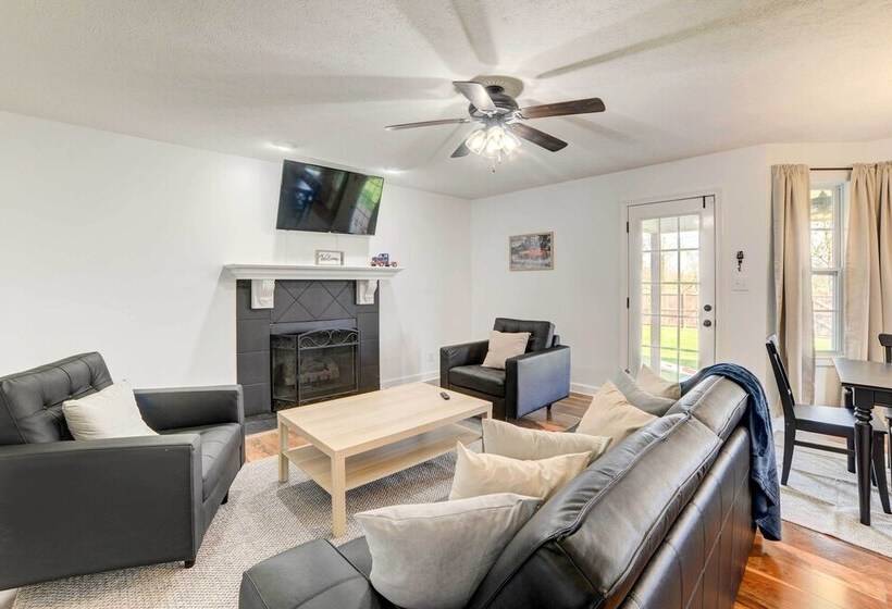 Family Friendly Clarksville Vacation Rental!