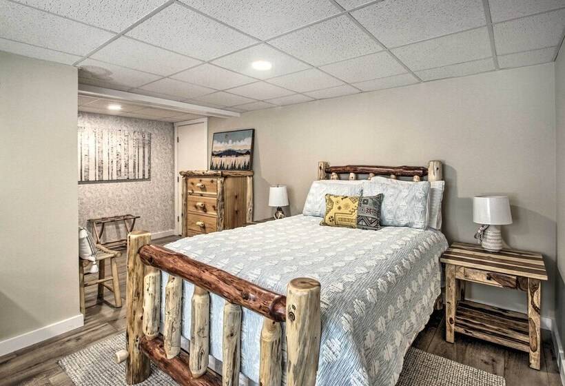 Family Friendly Greenwood Home W/ Lake Access