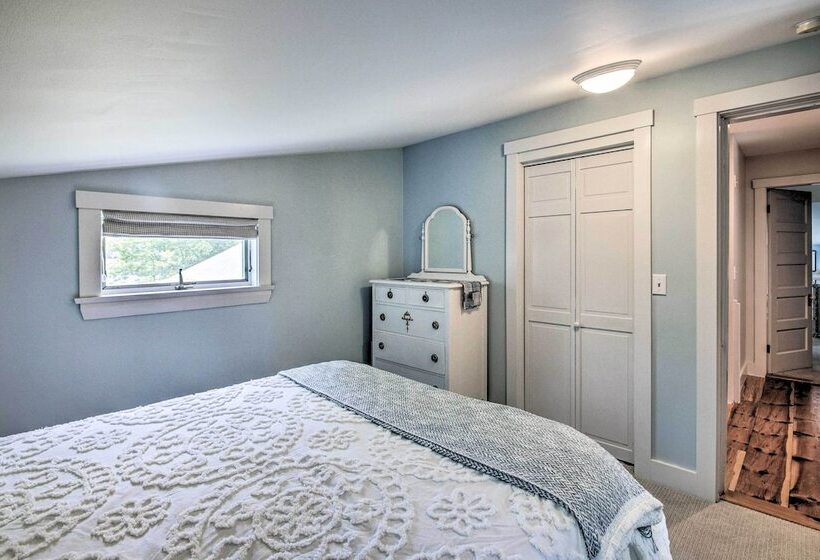 Family Friendly Greenwood Home W/ Lake Access