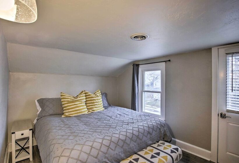 Family Friendly House: Walk To Lake Michigan!