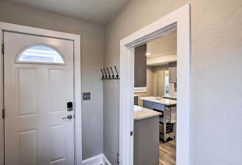 Family Friendly House: Walk To Lake Michigan!