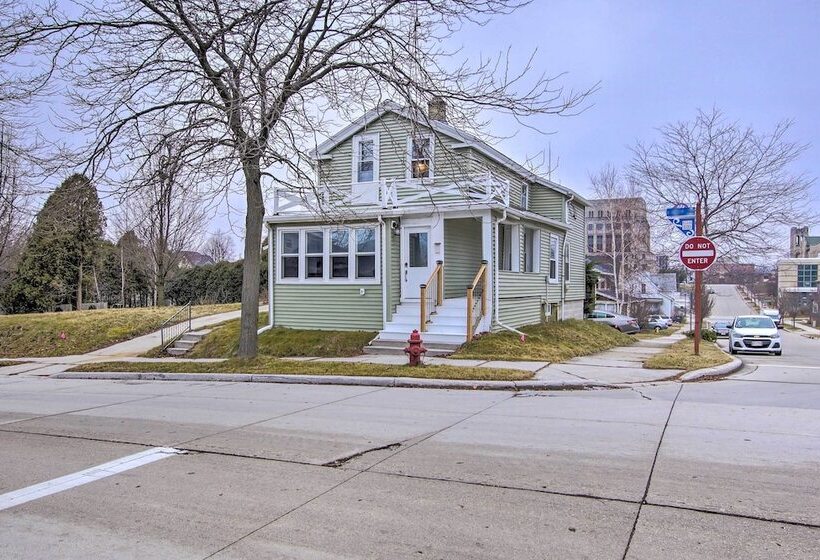 Family Friendly House: Walk To Lake Michigan!