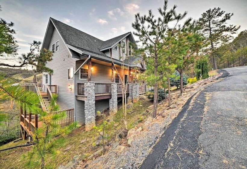 Family Friendly Massanutten Home W/ Slope Views!