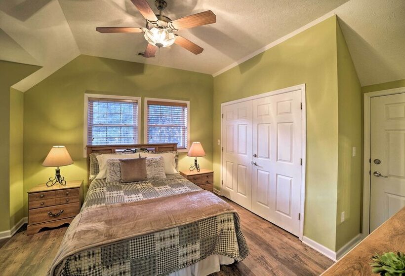 Family Friendly Massanutten Home W/ Slope Views!