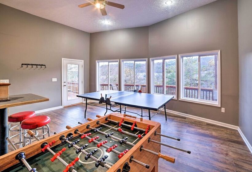 Family Friendly Massanutten Home W/ Slope Views!