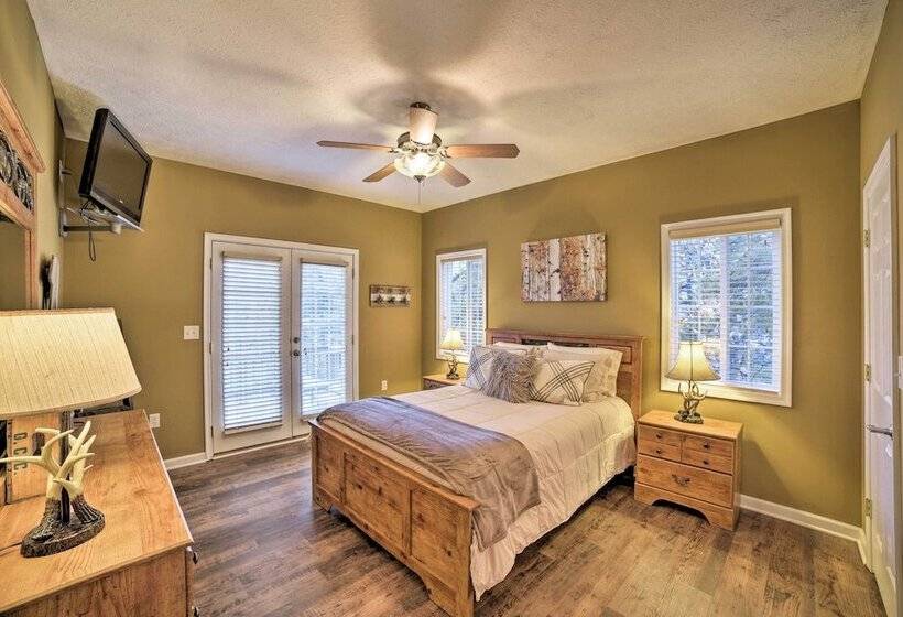 Family Friendly Massanutten Home W/ Slope Views!