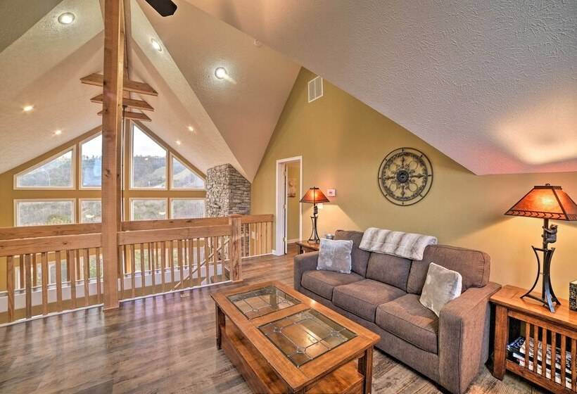 Family Friendly Massanutten Home W/ Slope Views!