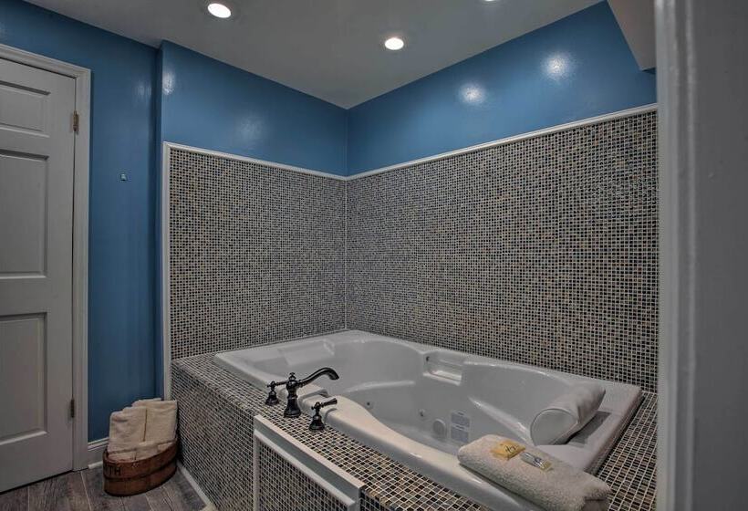 Family Friendly Massanutten Log Home W/ Views!