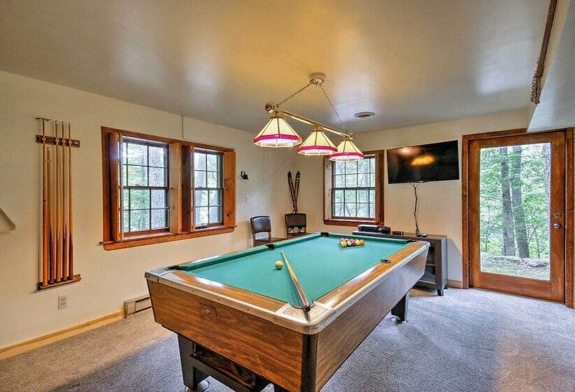 Family Friendly Massanutten Log Home W/ Views!