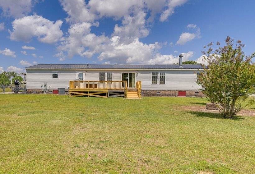 Family Home + Fire Pit & Deck, 11 Miles To Beach!