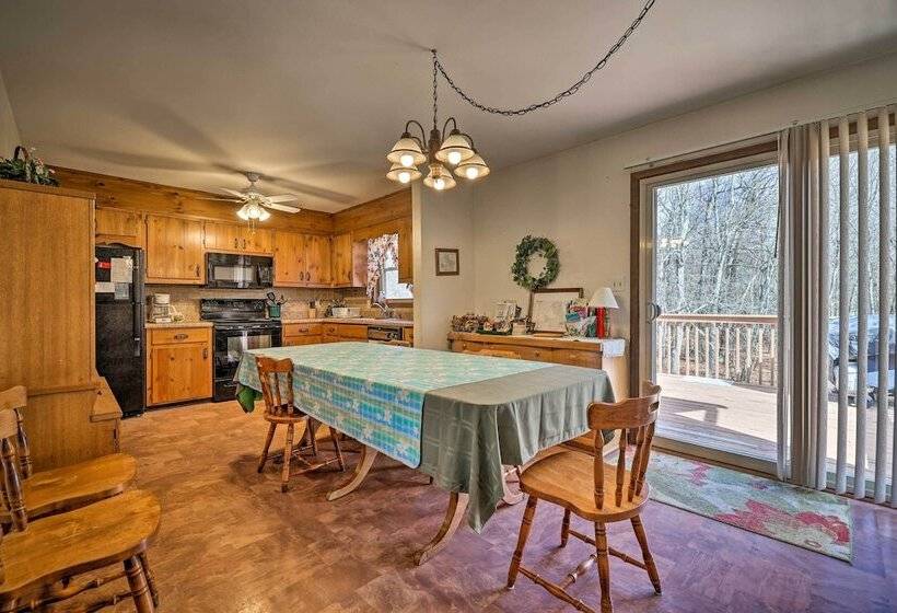 Family Friendly Albrightsville Home W/ Game Room!