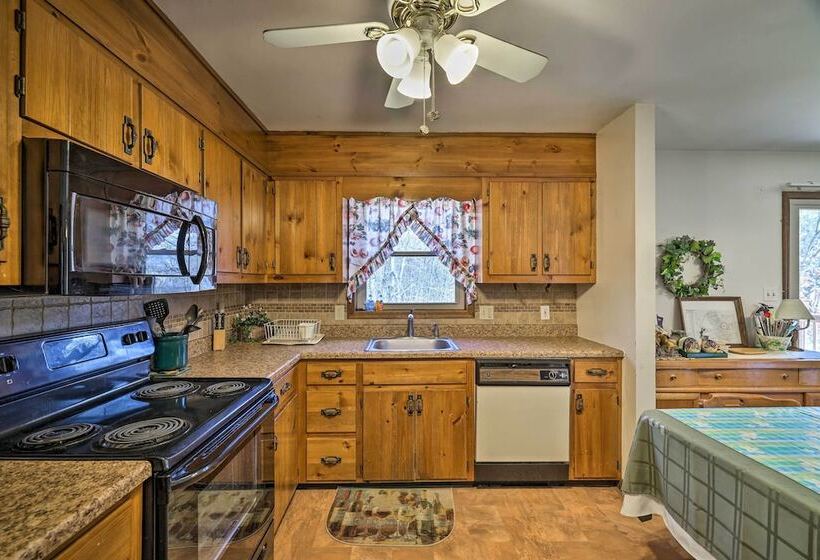 Family Friendly Albrightsville Home W/ Game Room!