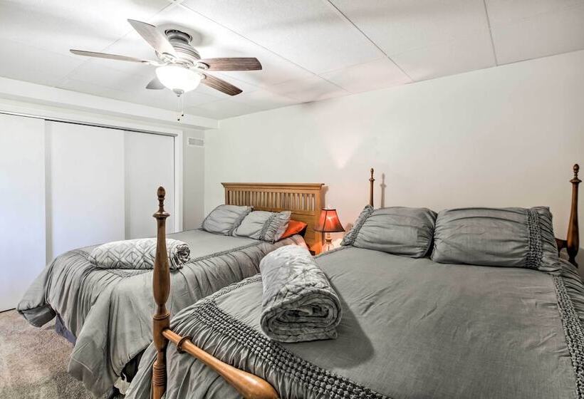 Family Home W/ Deck, Yard, Dock On Rock River