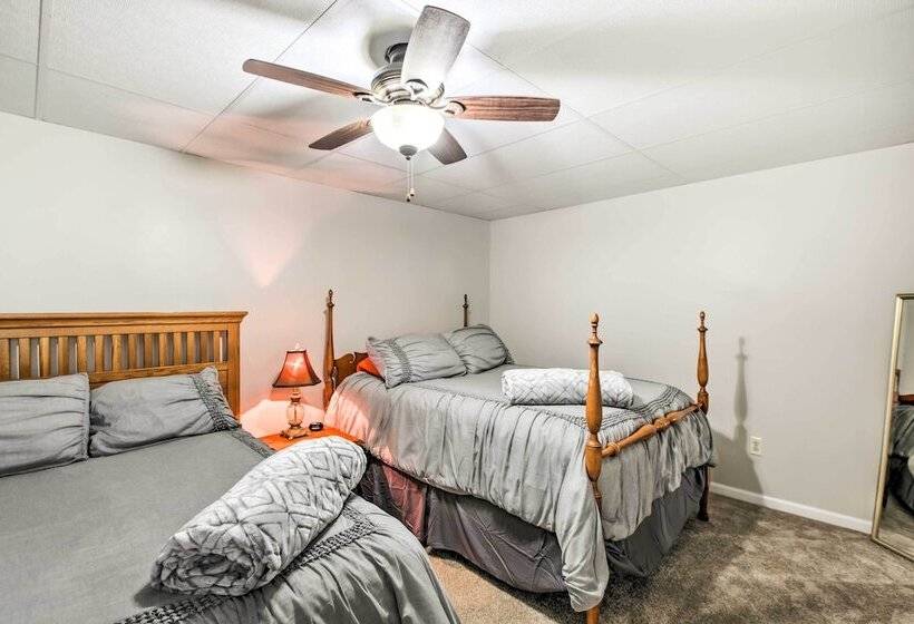 Family Home W/ Deck, Yard, Dock On Rock River