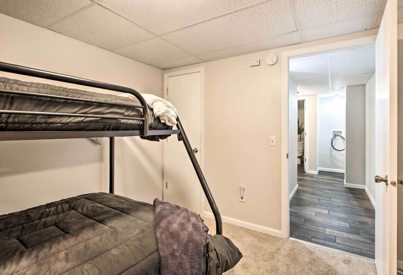 Family Home W/ Deck, Yard, Dock On Rock River