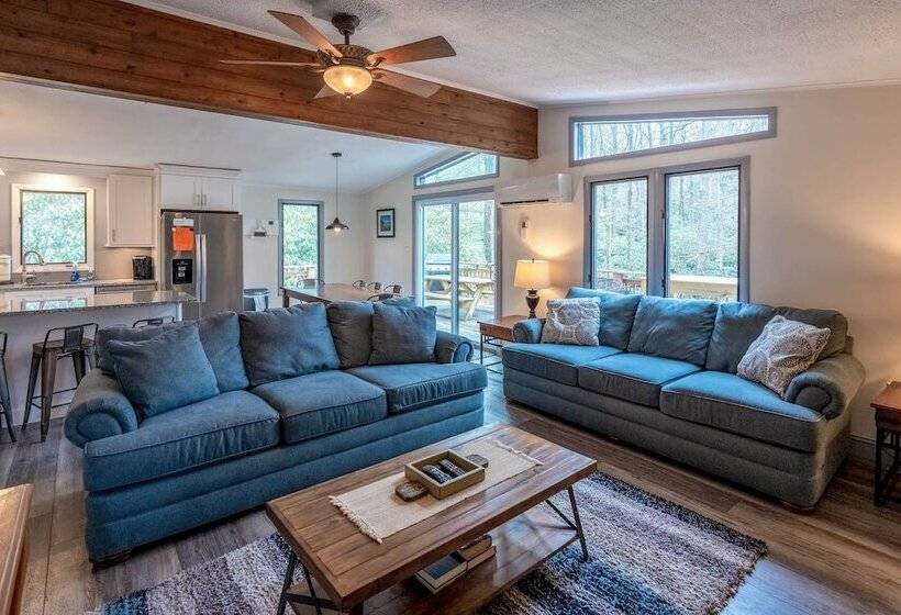 Walk To Lake: Family Home W/ Game Room, Deck & Bbq