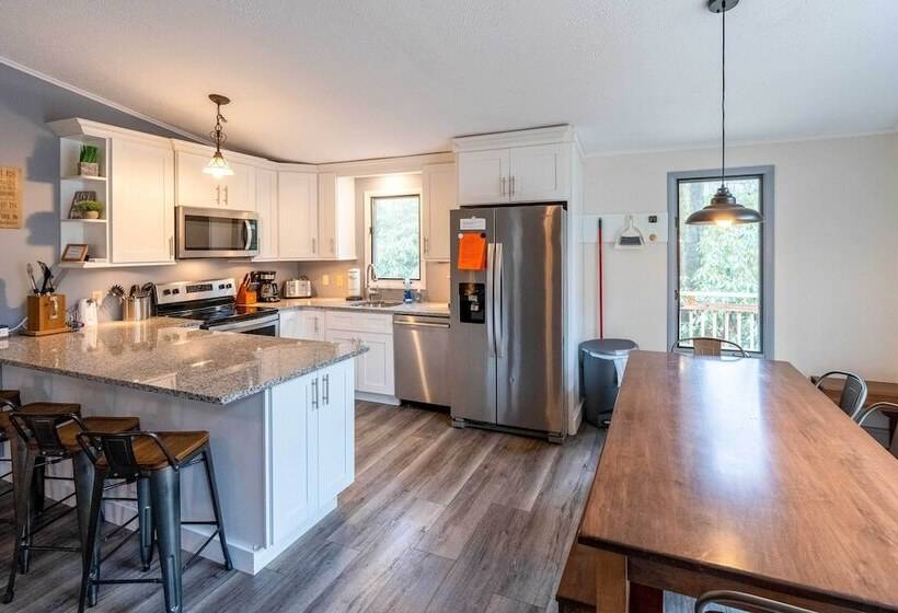 Walk To Lake: Family Home W/ Game Room, Deck & Bbq